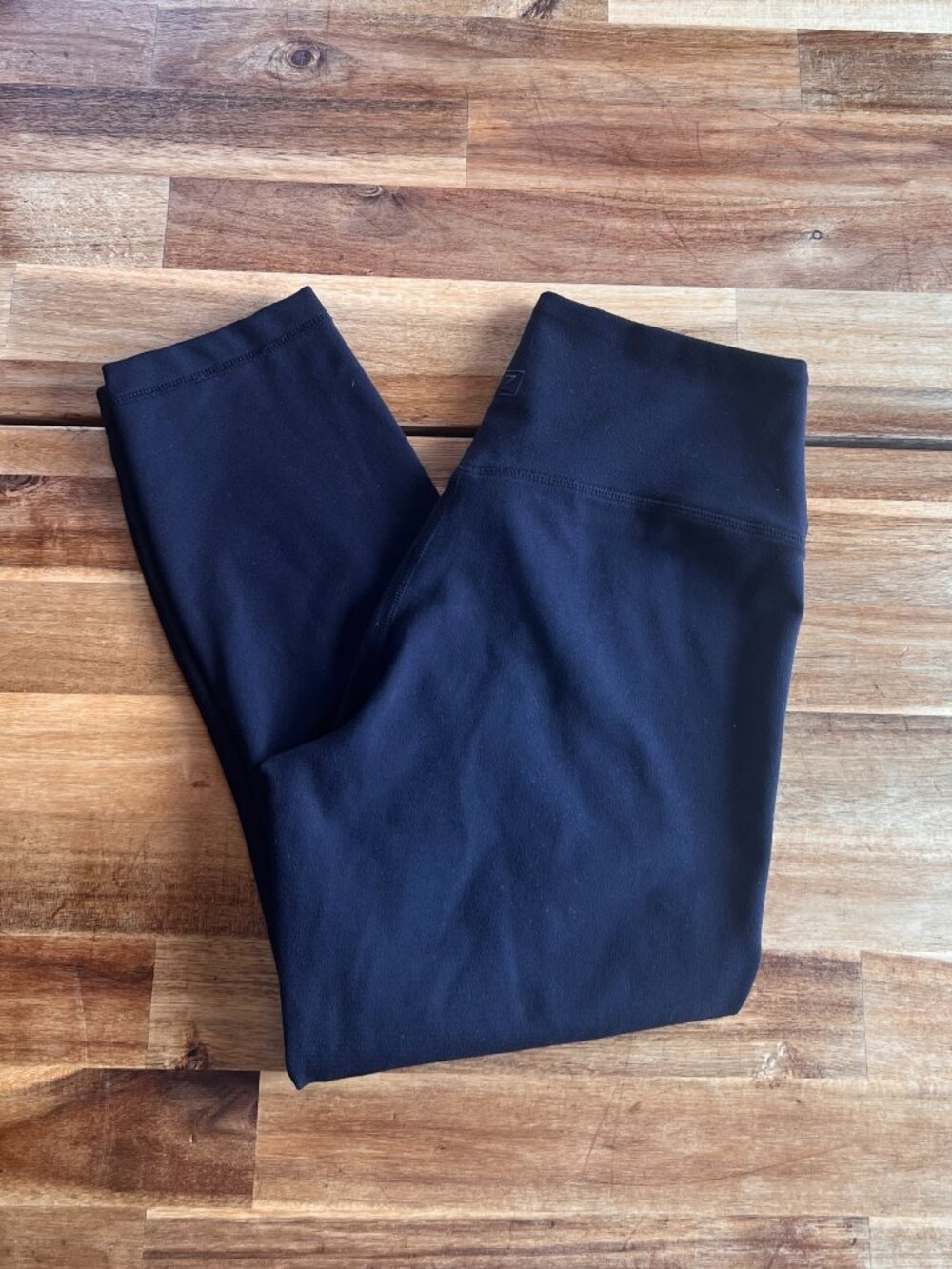 Zobha | High Rise Cropped Leggings | Black